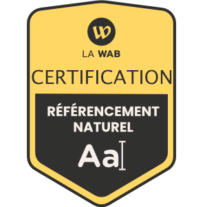 Visuel professionnel pour kb-seo.com montrant un badge de certification en référencement naturel de La WAB. En arrière-plan, une personne travaille sur un ordinateur portable. En haut, le texte 'Certifiée SEO : Je booste votre trafic organique' est écrit en noir. Un bouton jaune en bas indique 'Réserver mon Audit Offert'.